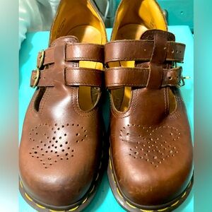 Women’s size 7 Doc Martens 8065 brown Mary Jane